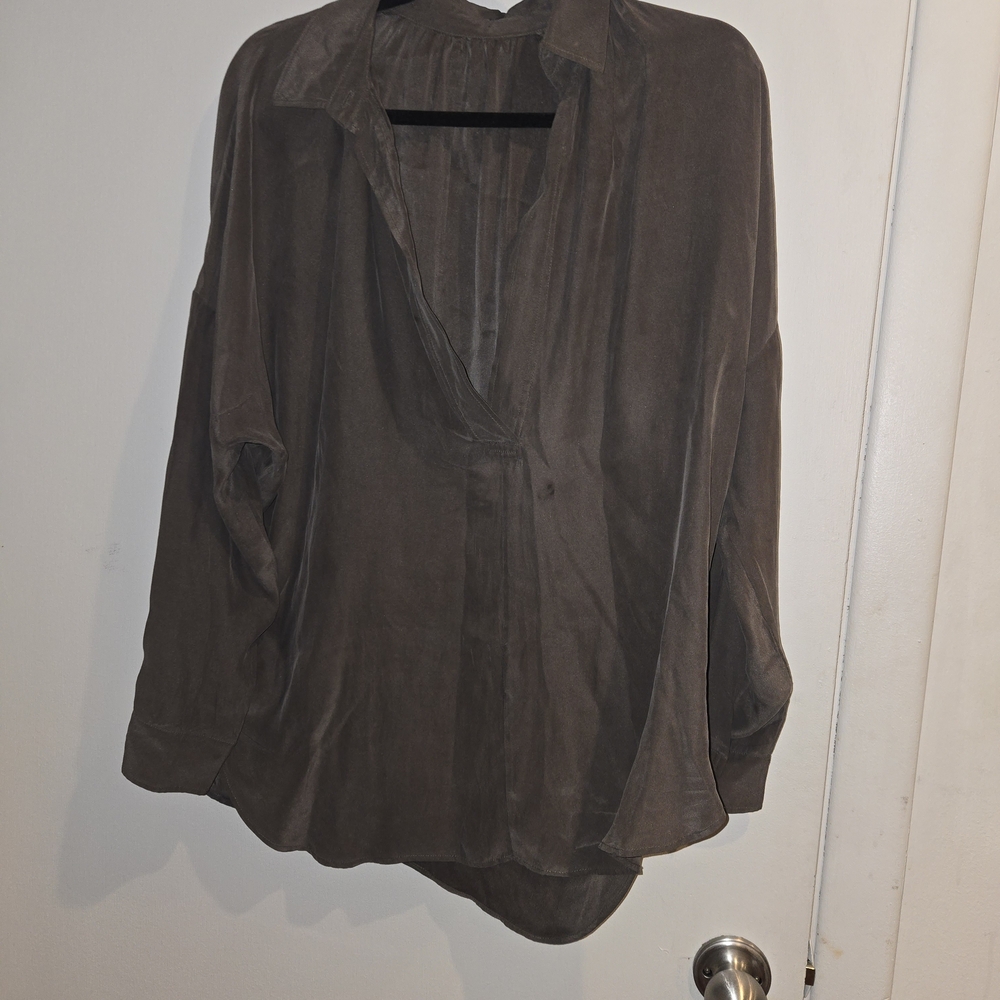 Vince Silk  As Is Elegant Women's Gray Blouse